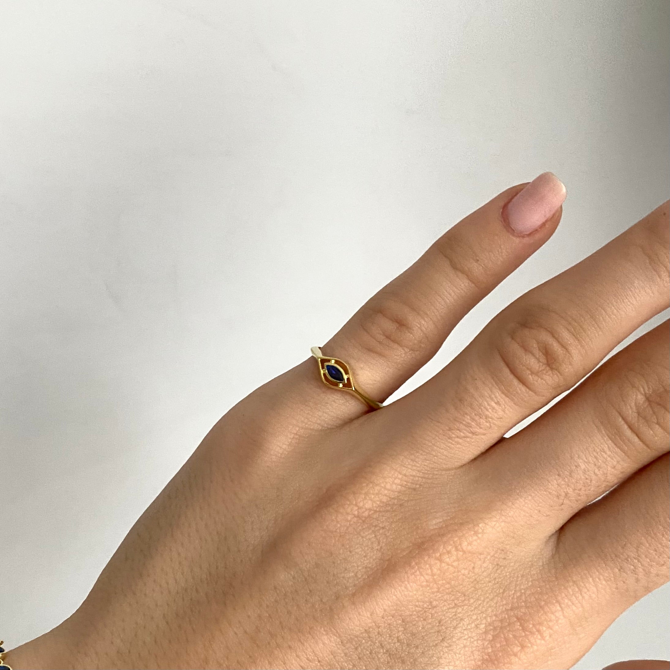 925 Gümüş Markiz Kesim Göz Serçe Parmak Yüzüğü