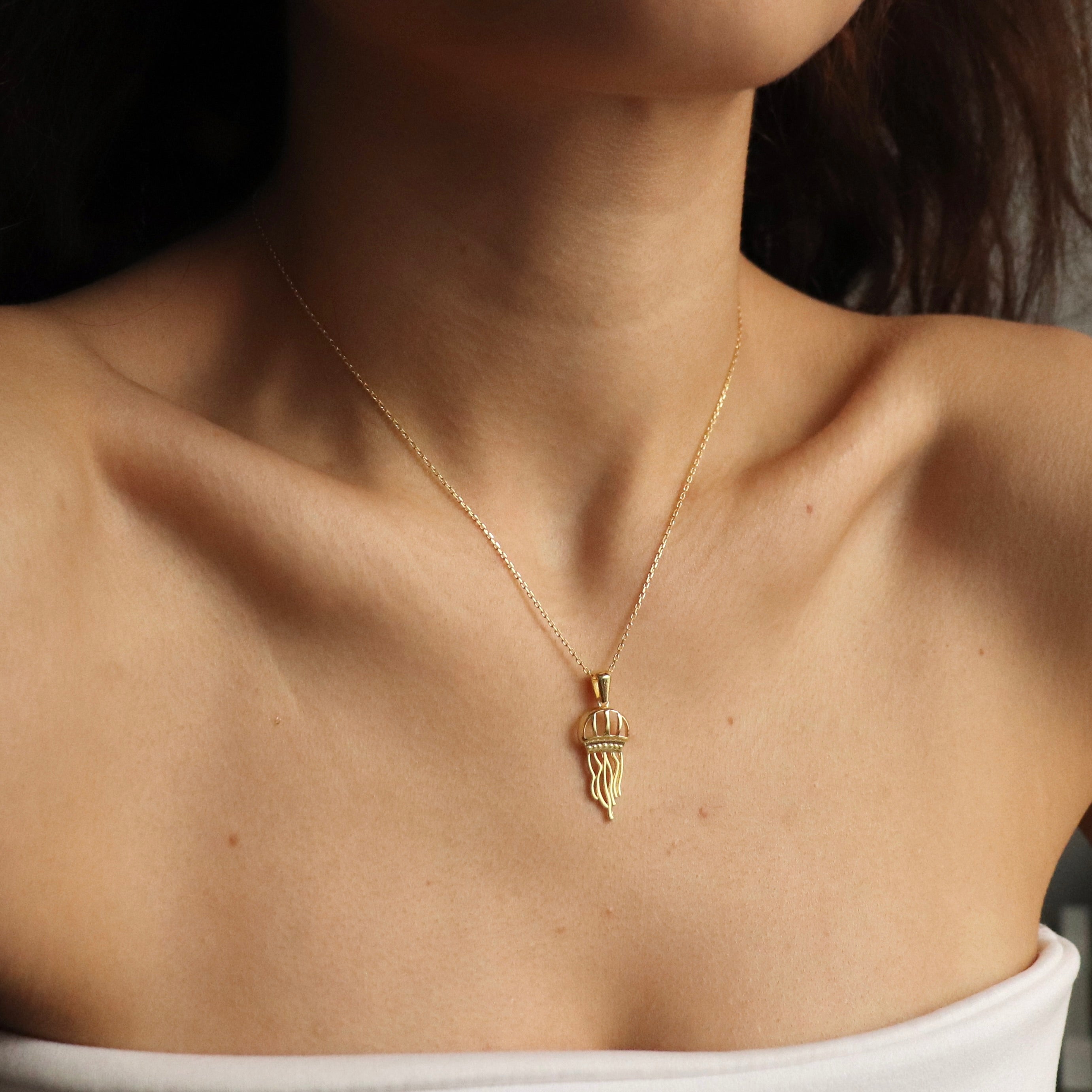 925 Ayar Gümüş Deniz Anası Kolye