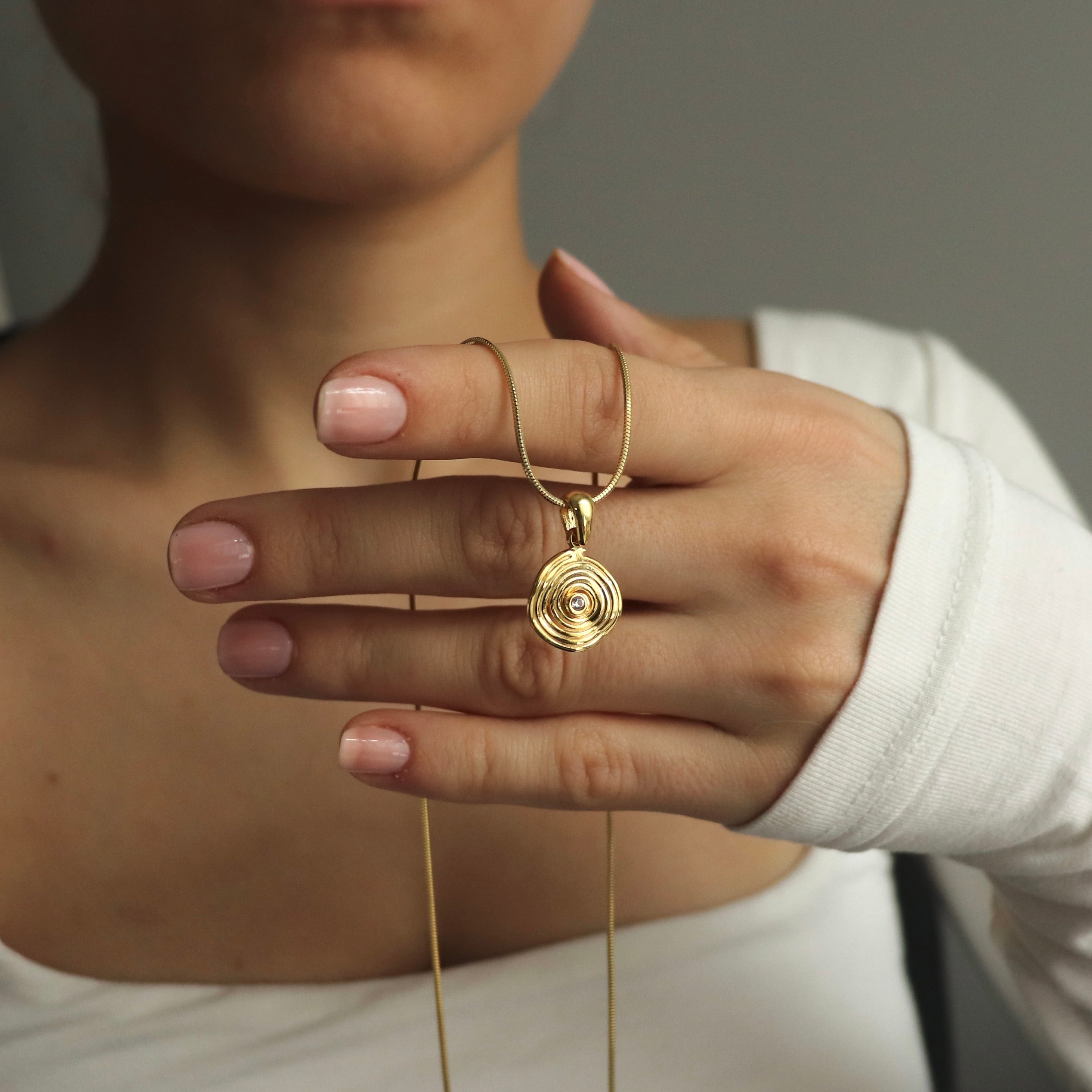 925 Gümüş Spiral Taş Motif Kolye