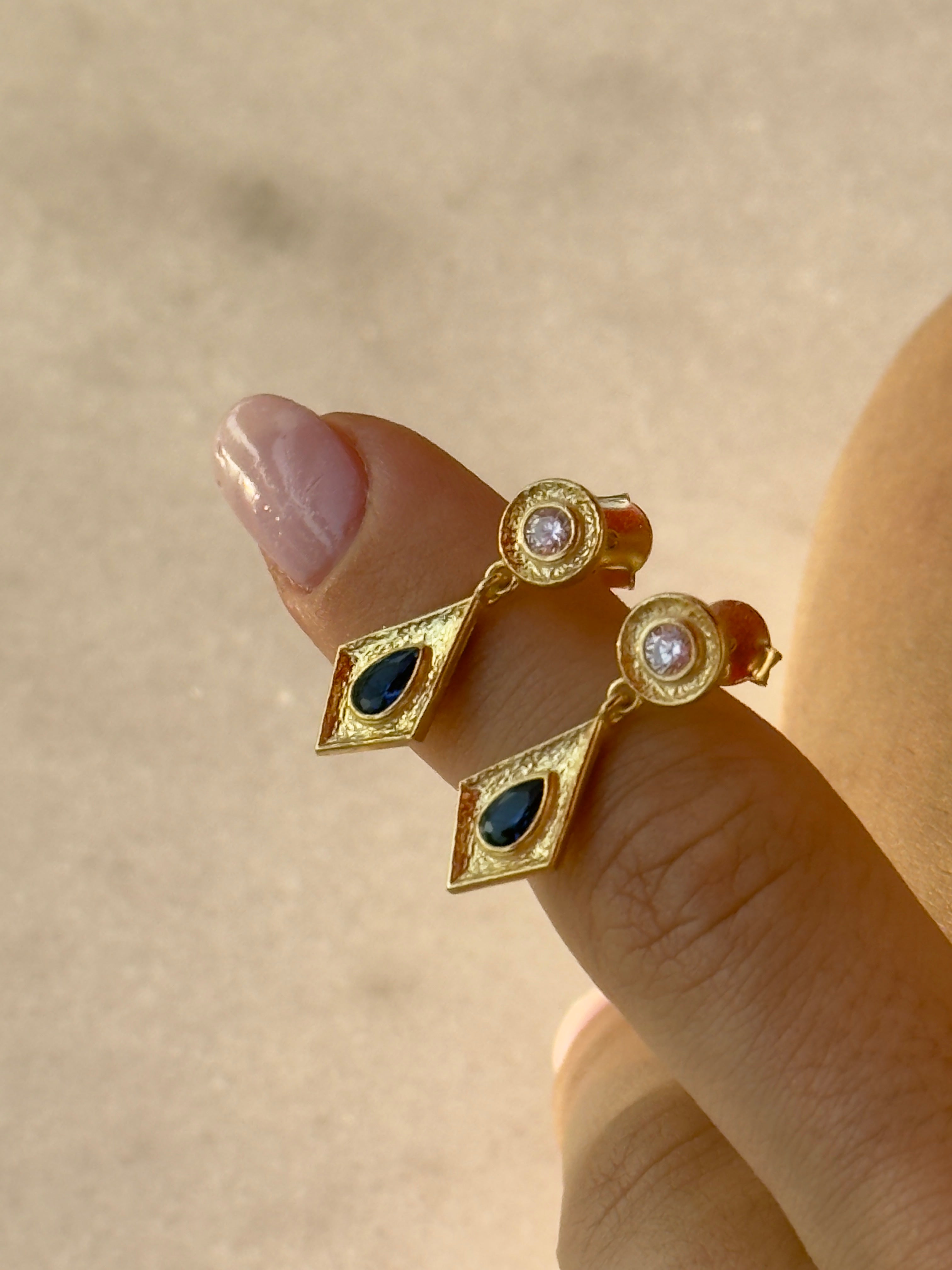 925 Gümüş Raya Küpe