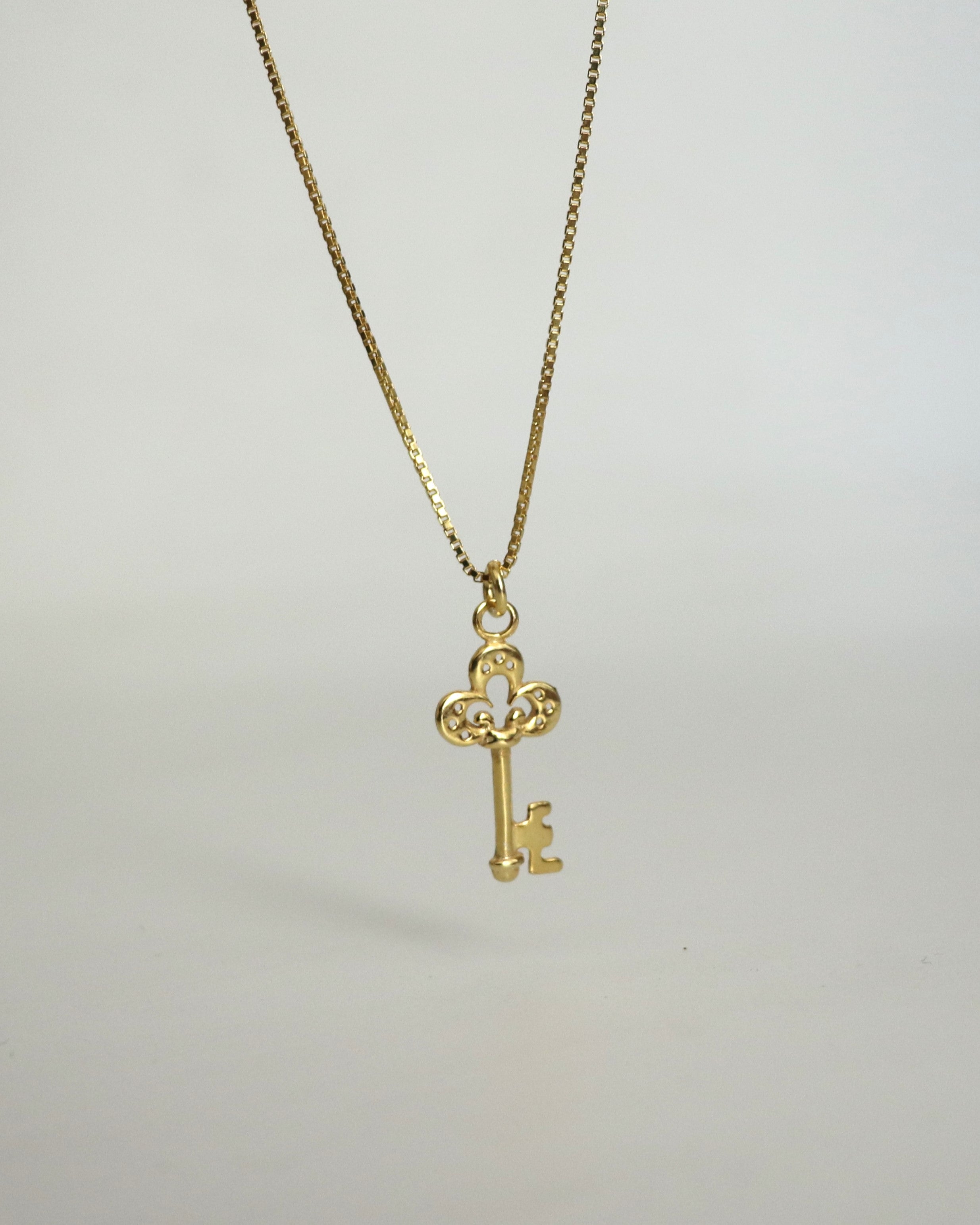 925 | Desenli Anahtar Charm Kolye