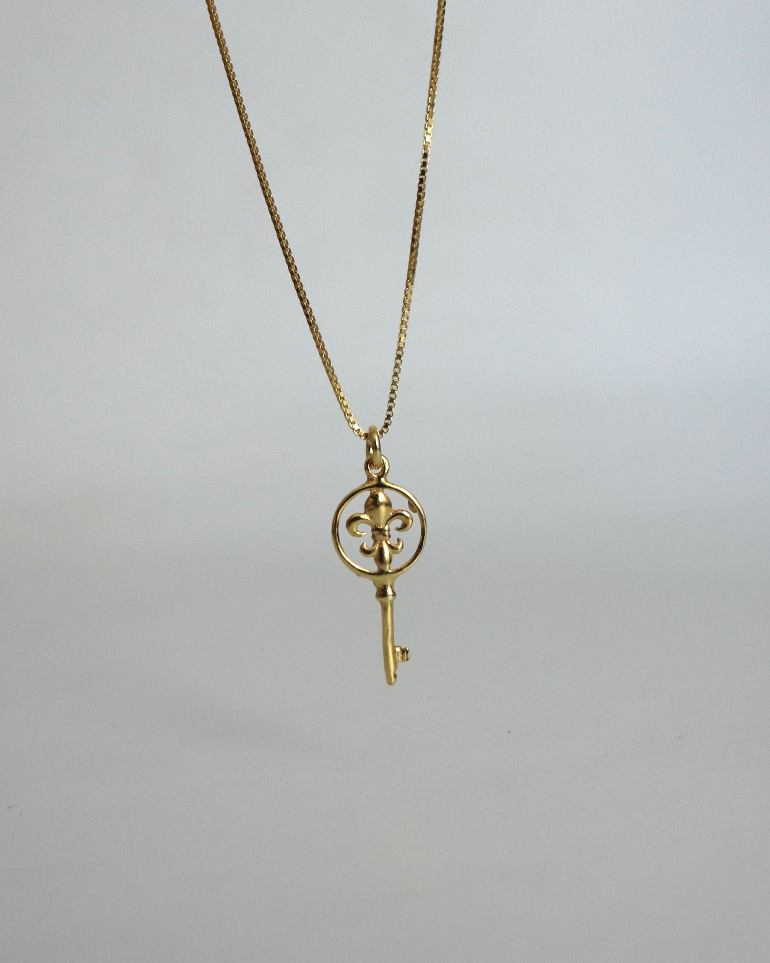 925 | Zambak Anahtar Charm Kolye