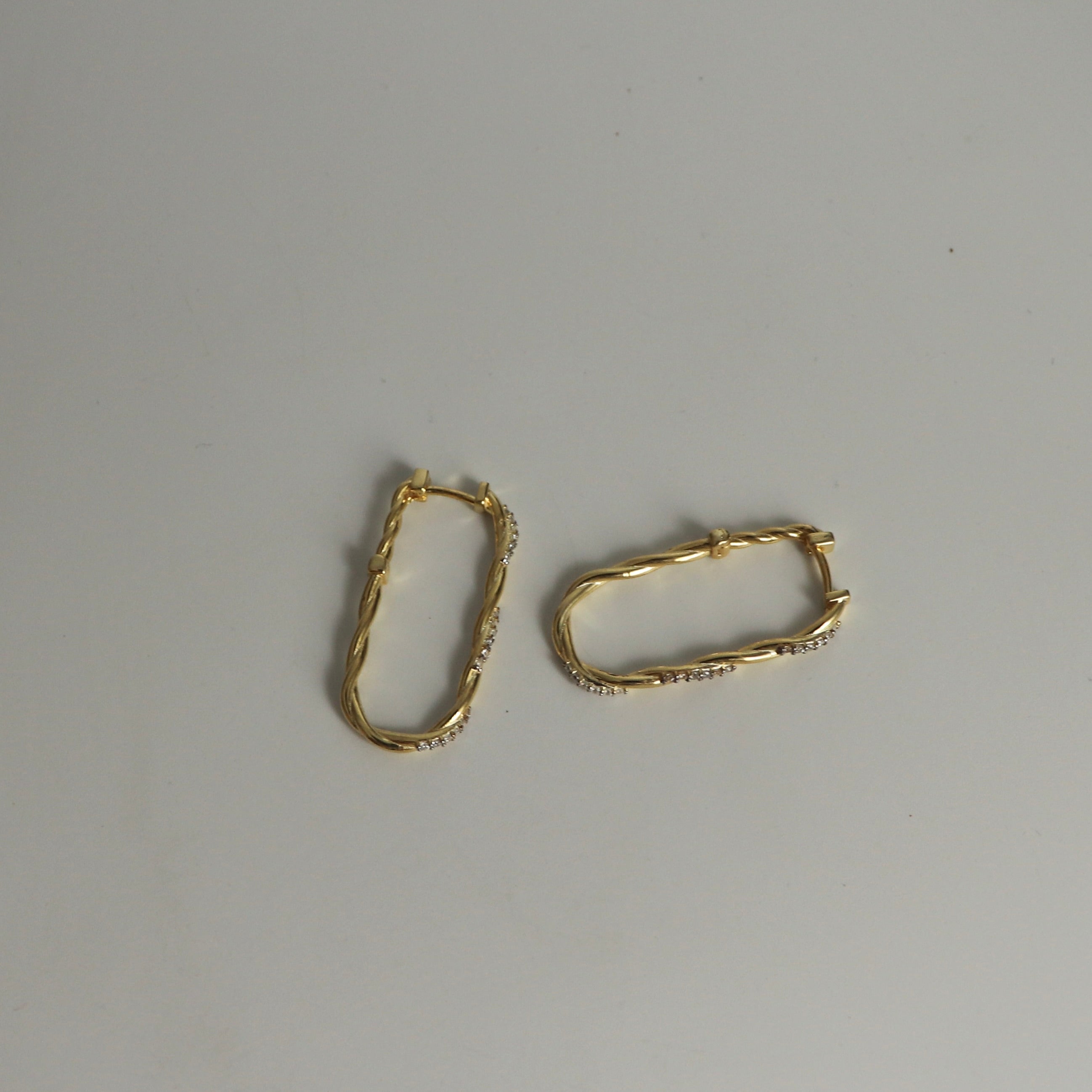 925 Gümüş İnce Burgu Mix Dörtgen Küpe