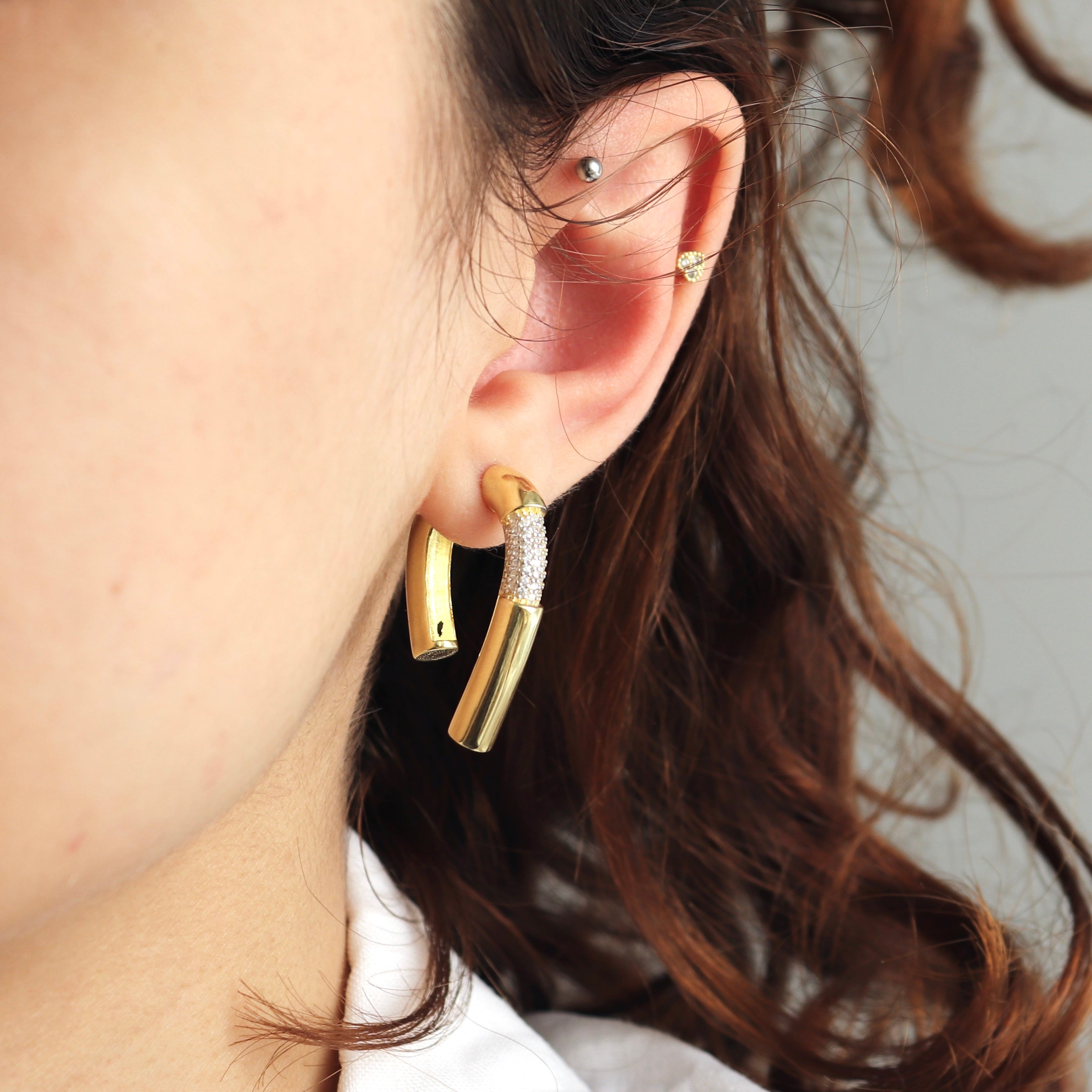 925 Gümüş Taş Detay Geçmeli Küpe Tekli