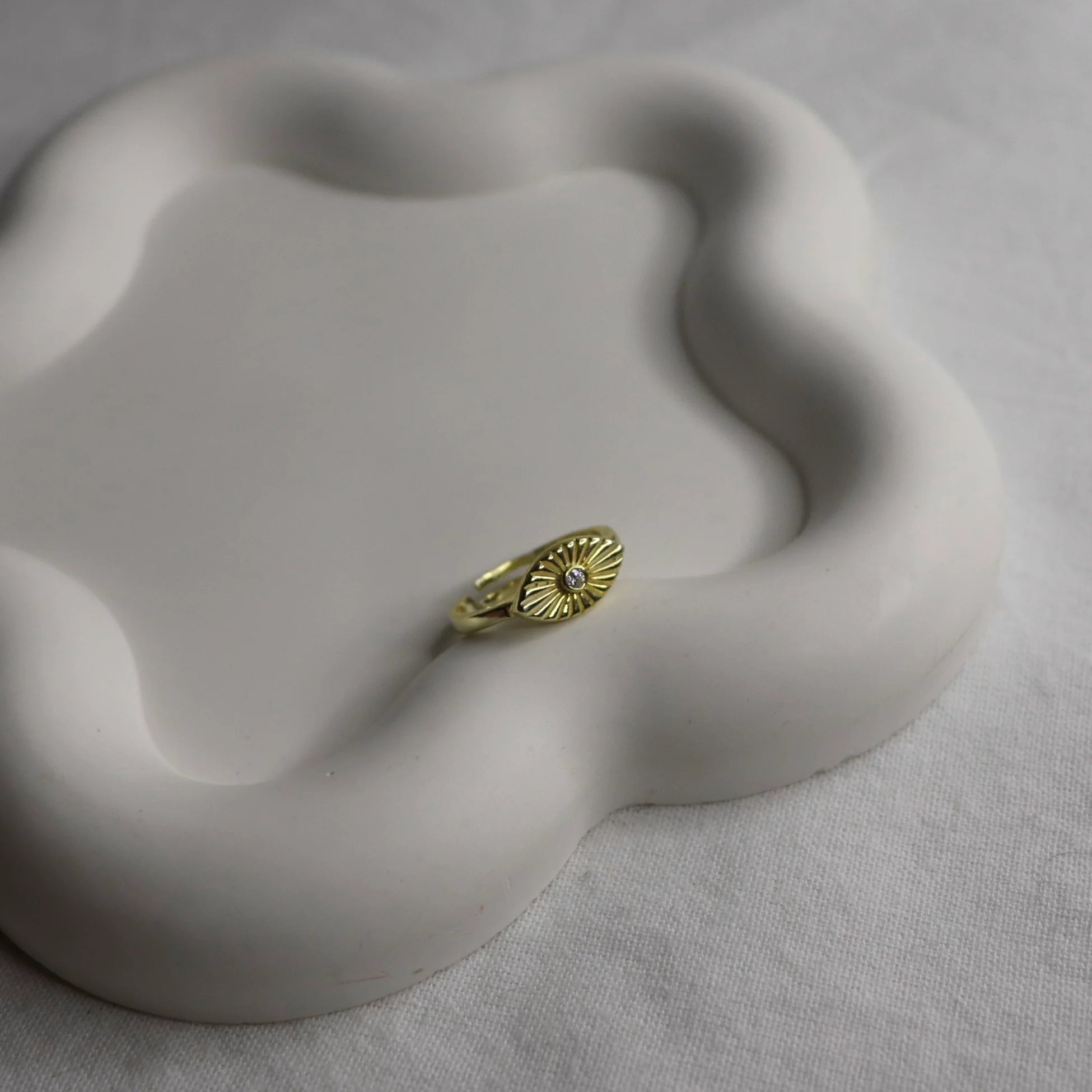 925 Ayar Gümüş | Çizgili Beyaz Göz Yüzük