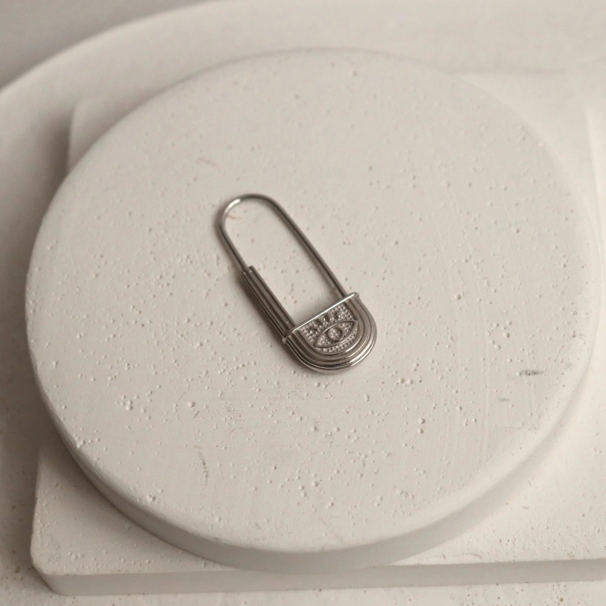 925 Ayar Gümüş | Göz İşlemeli Çengel Küpe Tekli