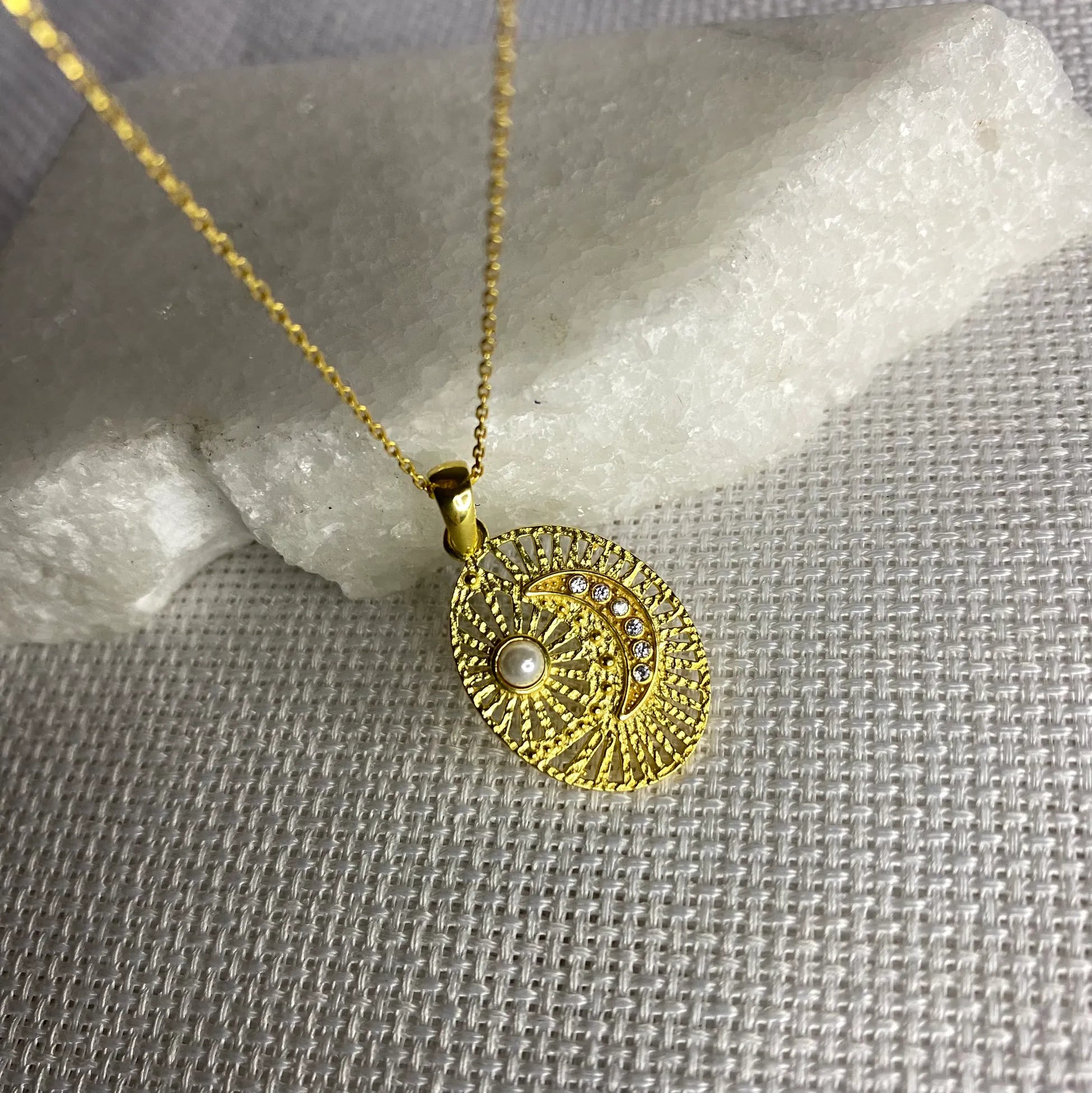 925 Ayar Gümüş | İncili Ay Plaka Kolye