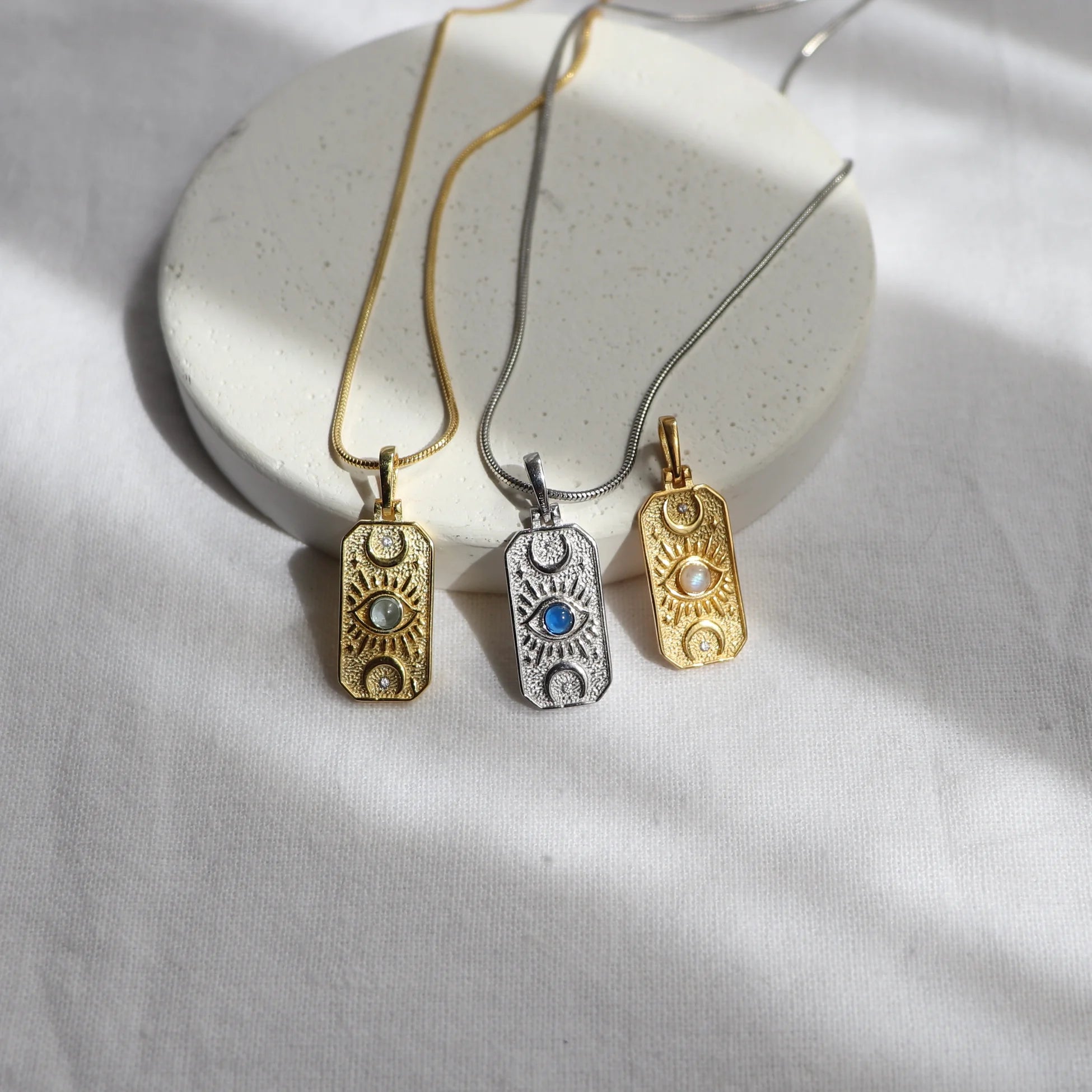 925 Ayar Gümüş Taş Detaylı Plaka Göz Kolye