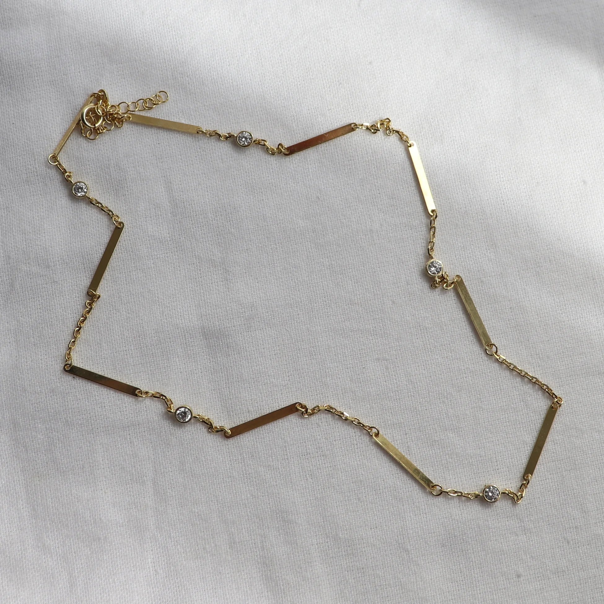 925 Ayar Gümüş Dörtgen Plakalı Taşlı Zincir