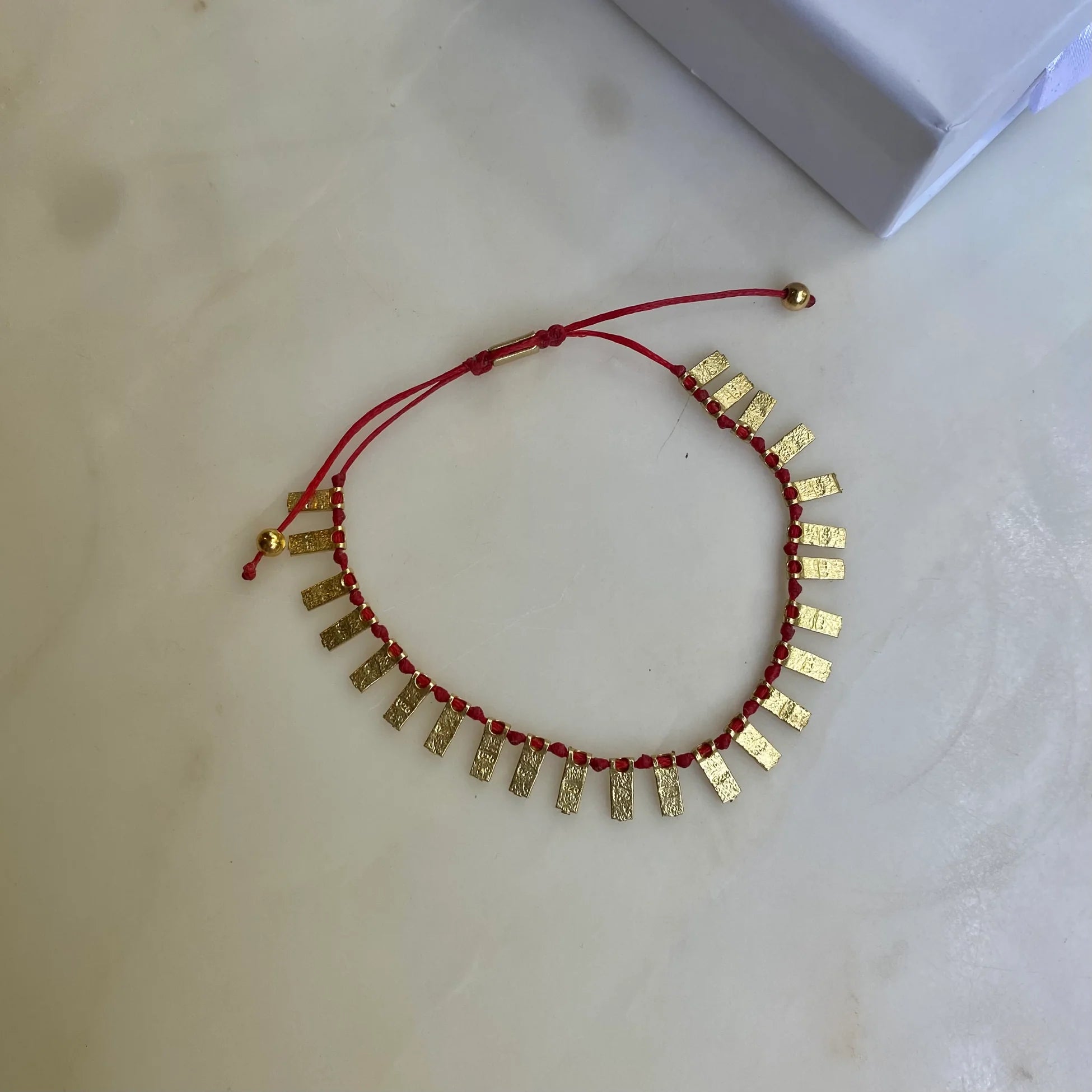 El Yapımı Bronz Sallantılı Parçalı Bileklik